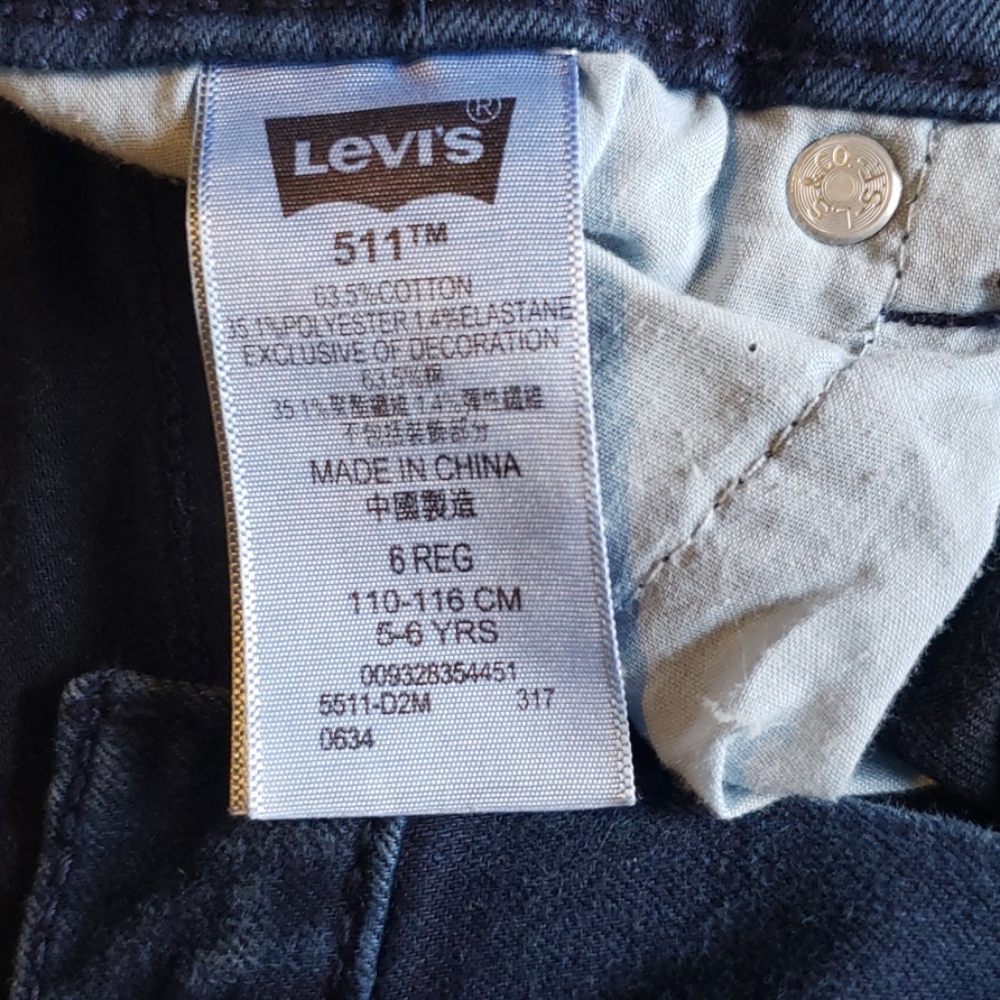 Levi's - Picture 4 of 6